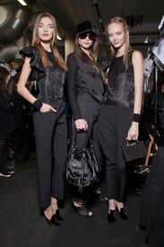 Emporio_Armani_Fall_2011_Backstage_fm_Ktt_Vr_Gdu_Zx.jpg