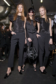 Emporio_Armani_Fall_2011_Backstage_UVnpk_LBKuk9x.jpg