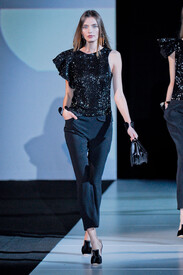 Emporio_Armani_Fall_2011_OJk_Wt-r9p_CBx.jpg