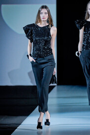 Emporio_Armani_Fall_2011_VQce_Cpm0u7lx.jpg