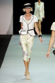 Emporio_Armani_Spring_2012_0x0_JOr5_El4kx.jpg