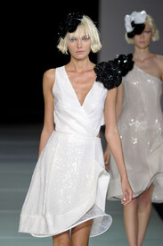 Emporio_Armani_Spring_2012_5_Hy_Fj_GEn_D90x.jpg