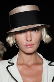 Emporio_Armani_Spring_2012_Backstage_l3-_YNn-rr8p.jpg