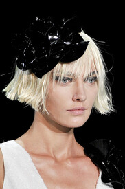 Emporio_Armani_Spring_2012_Details_-_FA7bd_Sdhf6x.jpg