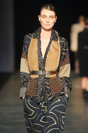 Etro_Fall_2011_6w_CE91_C1z_Yjx.jpg