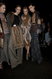 Etro_Fall_2011_Backstage_s853fg_Mx_Uhbx.jpg