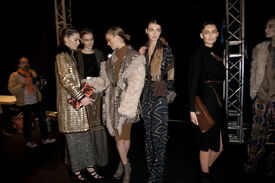 Etro_Fall_2011_Backstage_T1_LUFCRQUC5x.jpg