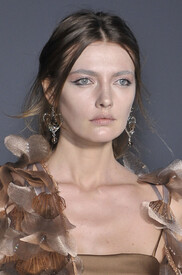 Giorgio_Armani_Fall_2011_Details_DLc_XVrx_Fm_QFx.jpg