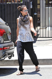 leaving_barneys_newyork_june29_8.jpg