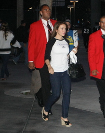 Preppie_Alyssa_Milano_at_the_LA_Kings_game_7.JPG