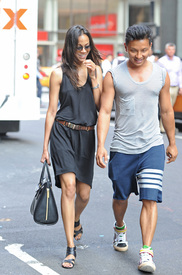 celebutopia-zoesaldana-may29-nyc-cu-olya_10.jpg
