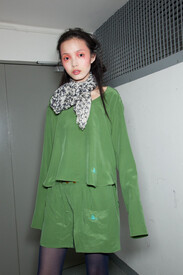 Vivienne_Westwood_Fall_2012_Backstage_Q_98_YKN0_Ph.jpg