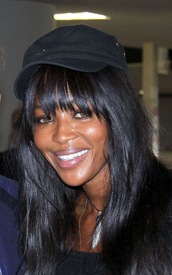 Naomi Campbell arrives at Fiumicino Airport in Rome 22.6.2012_01.jpg