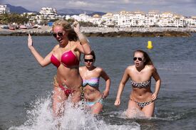 ttAisleyne Horgan Wallace  - Bikini  Marbella 28th May 2013  _4_.jpg