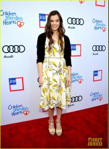 hailee-steinfeld-hilary-duff-children-mending-hearts-style-sunday-05.jpg