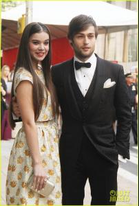 hailee-steinfeld-douglas-booth-cfda-fashion-awards-2013-02.JPG