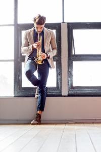 23-blazer-JESTER-shirt-CAPUA-T-shirt-TOZZI-VIN-trousers-PORTA1.jpg