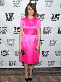 Allison-Williams-with-Zosia-Mamet-NYC.HNXOgOZIjJm-EBmn9y.jpg