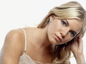 Sienna_Miller_Wallpaper.jpg