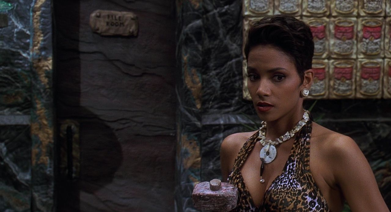 Halle Berry / The Flintstones / (US 1994). http://uploaded.net/file/0mh2hcp...