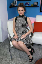 Joey-King--Hollywood-Today-Live--10.jpg