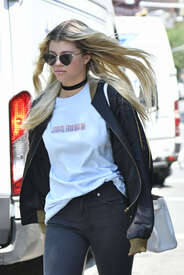 Sofia-Richie-out-in-New-York--01.jpg