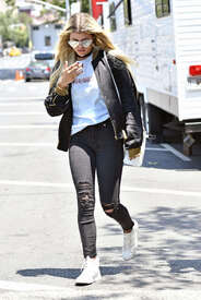 Sofia-Richie-out-in-New-York--04.jpg