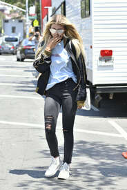 Sofia-Richie-out-in-New-York--09.jpg