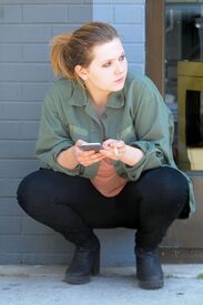 abigail-breslin-enjoys-a-cigarette-in-west-hollywood-6-25-2016-2.jpg