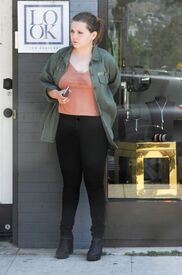 abigail-breslin-enjoys-a-cigarette-in-west-hollywood-6-25-2016-3.jpg