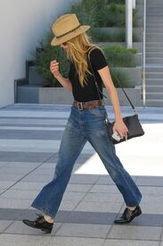 amber-heard-leaves-an-office-in-west-hollywood-06-16-2016_10.jpg