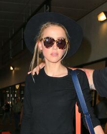 amber-heard-at-los-angeles-international-airport-06-22-2016_4.jpg