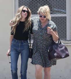 amber-heard-out-and-about-in-los-angeles-06-24-2016_3.jpg