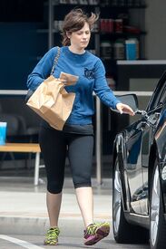 zooey-deschanel-in-leggings-out-in-hermosa-beach-6-15-2016-9.jpg