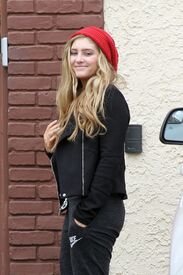 willow-shields-at-dwts-practice-in-studio-city-04-22-2015_4.jpg