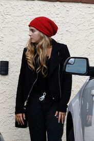 willow-shields-at-dwts-practice-in-studio-city-04-22-2015_7.jpg