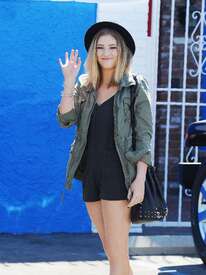 Willow-Shields-at-the-DWTS-Studio--01.jpg