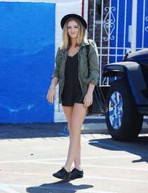 Willow-Shields-at-the-DWTS-Studio--03.jpg