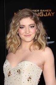 willow-shields-at-the-hunger-games-mockingjay-part-2-premiere-in-los-angeles-11-16-2015_10.jpg