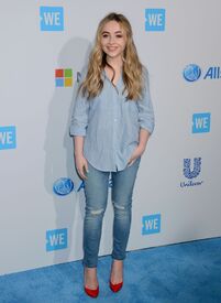 sabrina-carpenter-we-day-california-2016-in-inglewood-4.jpg