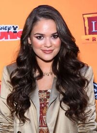 madison-pettis-at-the-lion-guard-return-of-the-roar-premiere-in-burbank-11-14-2015_10.jpg