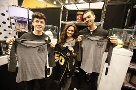 madison-pettis-at-nfl-shop-juniors-event-in-san-francisco-01-31-2016_5.jpg