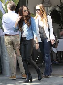 madison-pettis-out-and-abouit-in-los-angeles-04-01-2016_10.jpg