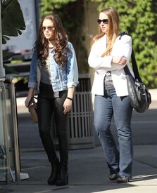 madison-pettis-out-and-abouit-in-los-angeles-04-01-2016_4.jpg