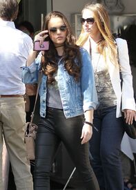 madison-pettis-out-and-abouit-in-los-angeles-04-01-2016_8.jpg