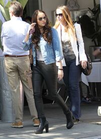 madison-pettis-out-and-abouit-in-los-angeles-04-01-2016_9.jpg