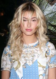 hailey-baldwin-coach-and-friends-of-the-highline-summer-party-in-new-york-city-6-22-2016-15.jpg