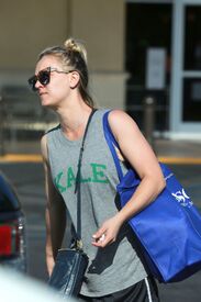 kaley-cuoco-shopping-at-gelson-s-market-in-los-angeles-06-23-2016_15.jpg