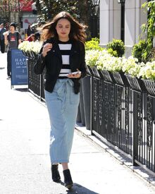 bailee-madison-out-in-vancouver-3-30-2016-4.jpg
