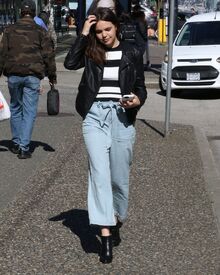 bailee-madison-out-in-vancouver-3-30-2016-5.jpg